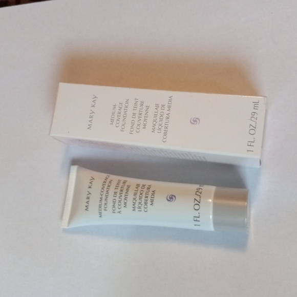 Mary Kay Medium Coverage Foundation. Bronze 708. New in box!